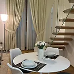 Elegante Borgo San Jacopo 아파트 *